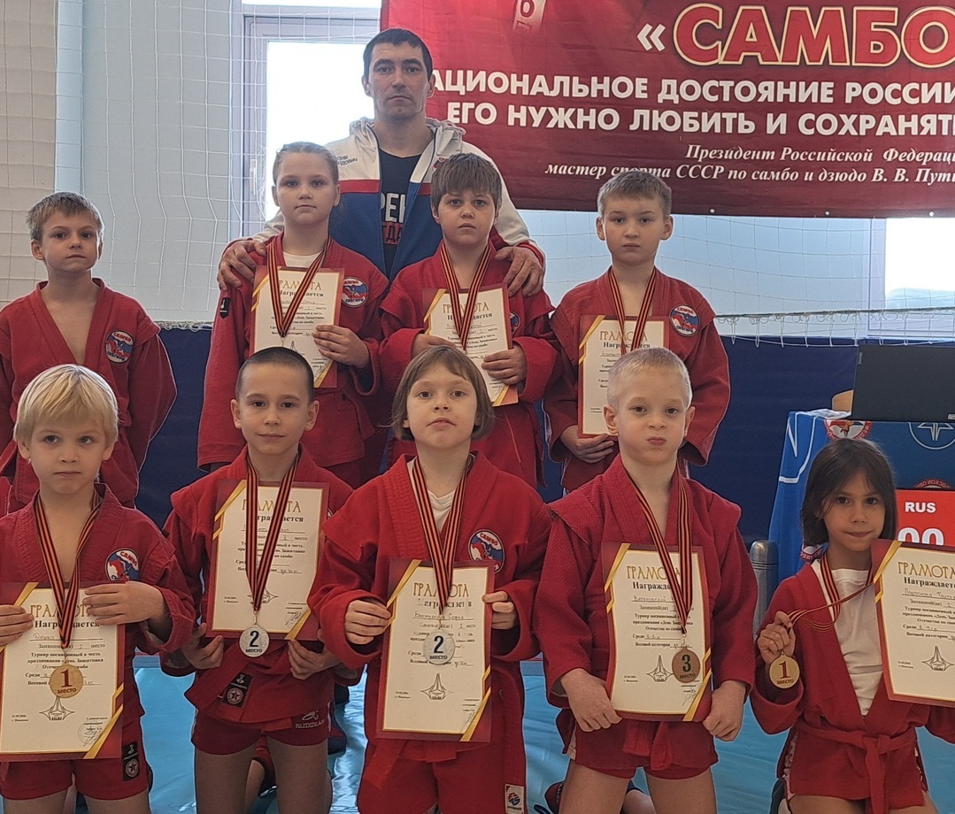 тренер Бикмуллин ДР Самбисты Самбо - Снегири