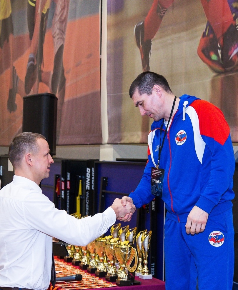 2 место по самбо Ск Самбо Снегири Тренера Ск Самбо Снегири Бикмуллина Дима награждает Яковлев Дмитрий