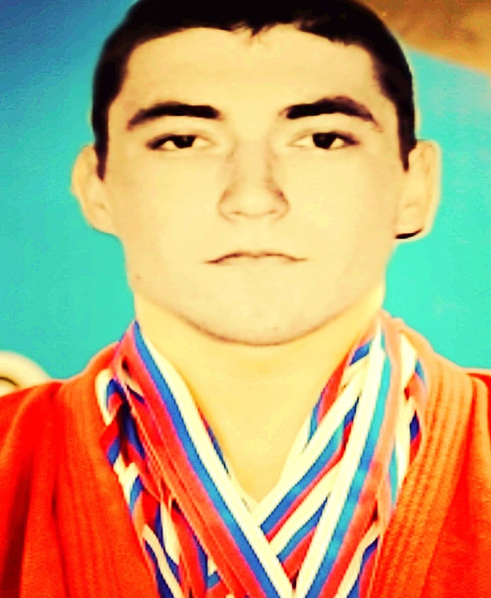 Чемпион первенства по самбо среди военнослужащих ВВ МВД РФ Мастер спорта по самбо Бикмуллин Дим Рашидович